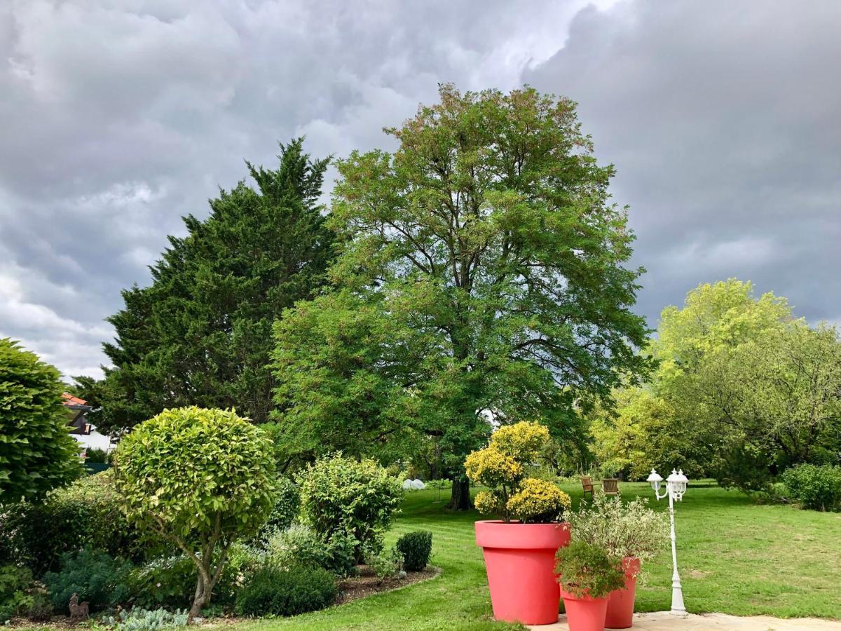 Le Jardin De Fresnes Panzió Kültér fotó